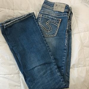 Suki straight leg in medium wash